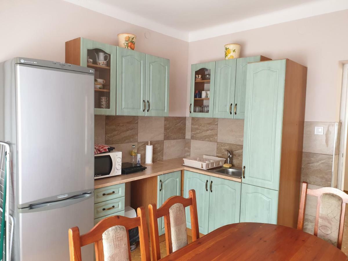 Edina Apartman Балатонлелле Экстерьер фото